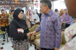 Penuhi Janji Politik, Taufan Pawe Wujudkan Mimpi Warga Kurang Mampu