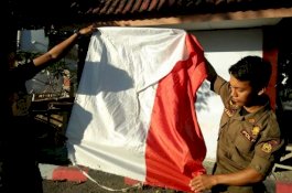 Bendera Robek Berkibar di DPRD Bulukumba, Sekwan: Sudah Diganti yang Baru