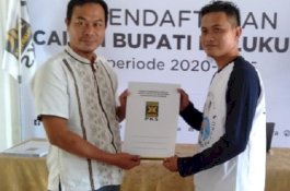Pemuda Herlang Ambilkan Formulir untuk Syamsuddin Alimsyah di PKS Bulukumba