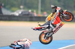 Motor Hancur Berkeping-Keping, Ini Detik-detik Mengerikan Kecelakaan Marquez