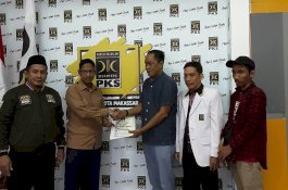 Satu Visi Bangun Makassar, Muhammad Ismak Ambil Formulir di PKS