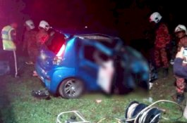 Ibu Lempar Putra Bungsunya ke Jok Belakang Sebelum Tewas Tabrak Lori