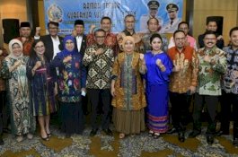 Kepalkan Tangan, Aliyah Mustika Hadiri Ramah Tamah Bersama Gubernur Sulsel