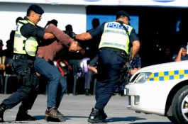 Beri Tumpangan Gratis, Polisi Gadungan Ini Rampok Penumpangnya