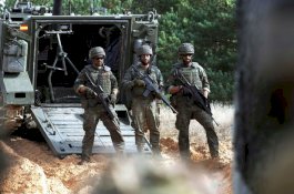 NATO Dilaporkan Tes Tentaranya Lewat Tinder