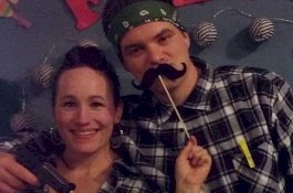 Tepergok Mesum, Kini Bu Guru Sudah Menikah dengan Siswanya dan Punya 3 Anak