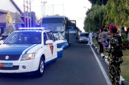 Suasana Tegang, Polwan Polres Pelabuhan Adang Bus Rombongan Prajurit Lantamal VI