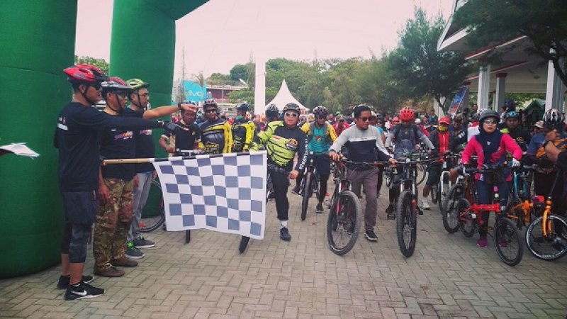 670 peserta Gowes Ceria yang mengambil start di Lapangan Parang Passamaturukang, Kelurahan Empoang Kota, Kecamatan Binamu, Kabupaten Jeneponto, Sulawesi selatan, Minggu (6/10/2019). 