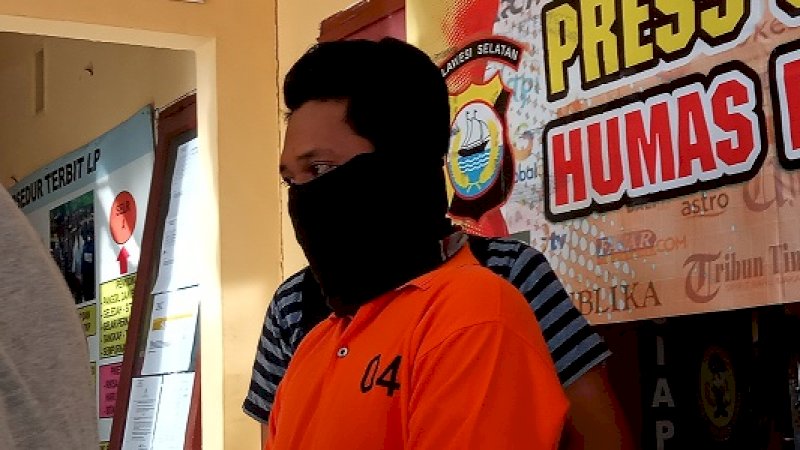 Hendra alias Iccang (30), pelaku pemarangan kepada korban Bado Daeng Dolla (61).