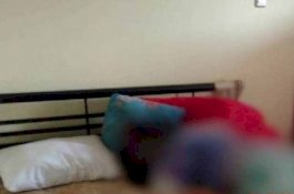 Bu Guru Tewas Tertelungkup di Ranjang, Ada Kain Kuning Melilit di Lehernya