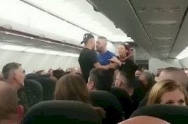 Tujuh Penumpang Saling Tinju, Pesawat Terpaksa Mendarat Darurat