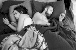 Hampa, Beginilah Potret Kehidupan Kita saat Smartphone Dihilangkan dari Genggaman