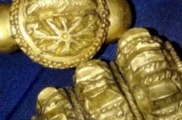 Masyarakat Berlomba Buru Harta Karun Kerajaan Sriwijaya