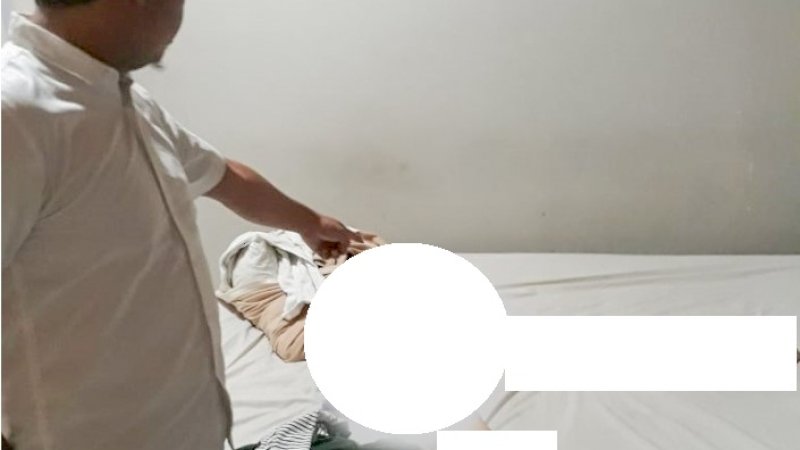 Kondisi korban saat ditemukan tewas di Hotel Omega, Karawang.