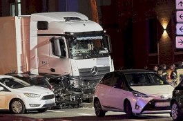 Pria yang Menabrakkan Truk di Jerman Berteriak 'Allah' Saat Ditangkap Polisi
