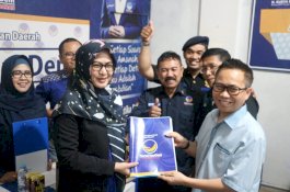 Baru None dan UQ yang Kembalikan Formulir ke NasDem Makassar