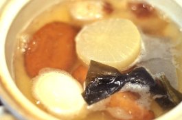 Restoran Jepang Ini Sajikan Kaldu Sup yang Sudah Berusia 74 Tahun