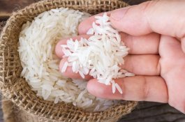 Untuk ASN Pemprov Sulsel, Beli Beras Bulog Cuma Rp11 Ribu Per Liter