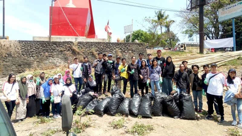 Hari Sungai Sedunia (World River Day) yang jatuh setiap minggu ke-4 di bulan September, merupakan momentum untuk merapatkan barisan memperbaiki kondisi dan tata kelola sungai yang ada di sekitar kita. 