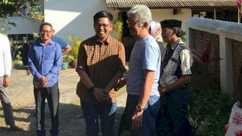 Andi Puli Sulthan (kanan) saat bertemu Tomy Satria di kediamannya, Sabtu (12/10/2019).