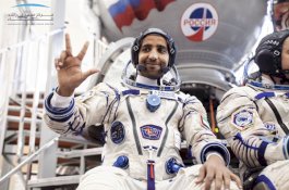Bagaimana Cara Astronaut Hazza Al Mansouri Tunaikan Salat di Luar Angkasa?
