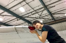 Wanita Cantik Ini Ingin Menikah dengan Boeing 737-800