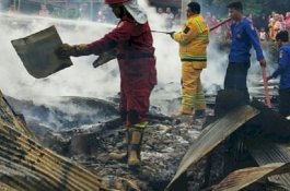 Api Hanguskan Rumah di Sajoanging Wajo, Seorang Perempuan Terbakar