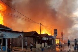 Gejolak di Tanah Ibu Kota Baru, Rumah-rumah Dibakar