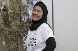 Mengidap Kanker Kelenjar Getah Bening, Ria Irawan Masih Merokok