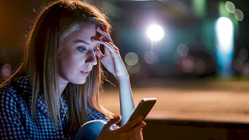Bisa Rusak Otak, Cahaya Biru dari Smartphone dan Laptop Jadi Perhatian Ilmuan