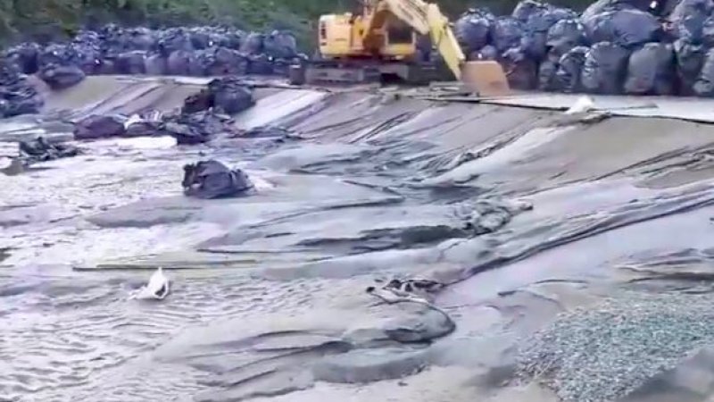 Dihantam Topan Hagibis, Kantong Limbah Radioaktif di Jepang Ikut Hanyut