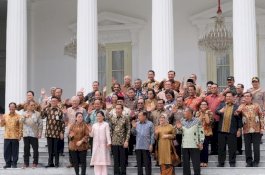 Cerita Jokowi Suka Telepon Para Menteri Tengah Malam