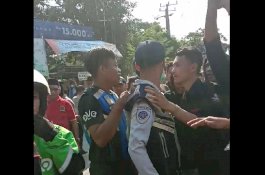 Demo Sempat Diwarnai Kericuhan, Massa dan Petugas Dishub Makassar Adu Jotos