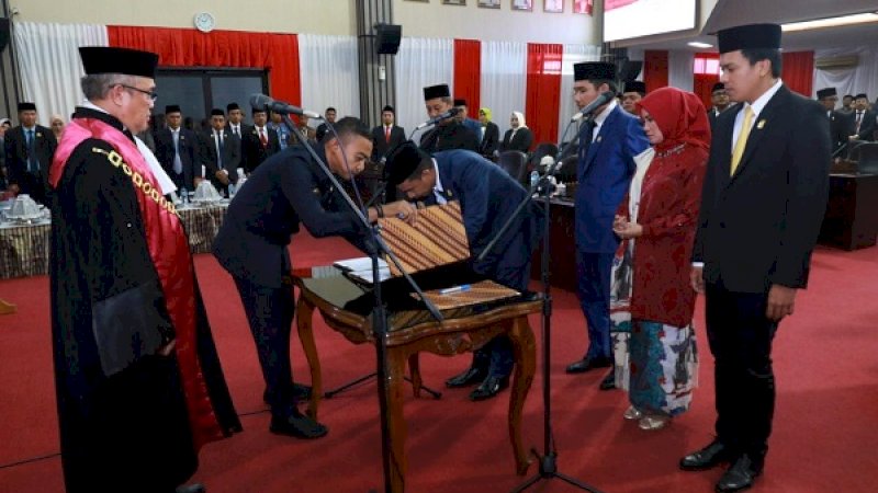 Suasana pelantikan pimpinan DPRD Kota Makassar.