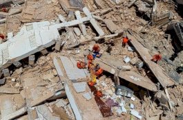 Foto Selfie 'Selamatkan' Korban Bangunan Runtuh di Brasil