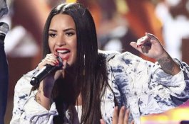 Foto Telanjang Demi Lovato Bocor, Bukannya Senang, Penggemarnya Justru Marah