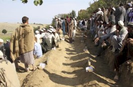 Pemerintah Afghanistan Makamkan 69 Korban Ledakan Masjid