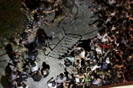 Pakai WhatsApp Dipajaki Rp30 Ribu, Warga Lebanon Unjuk Rasa