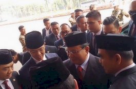 Semobil Sandiaga, Ini Kali Kedua Prabowo Hadiri Pelantikan Jokowi yang Kalahkan Dirinya