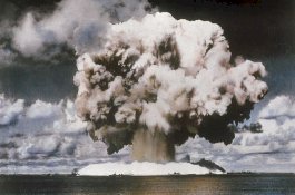 60 Tahun Setelah AS Uji Bom Nuklir, Gas Klorin Radioaktif Masih Keluar dari Es Antartika