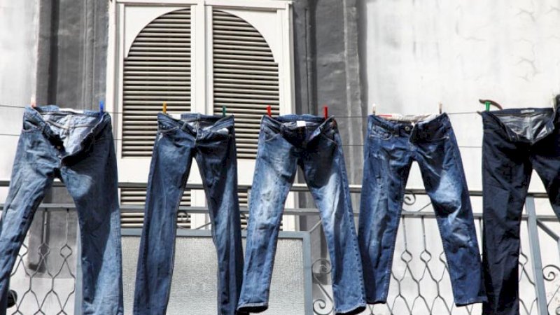 Tips Mencuci Celana Jeans agar Warna Tak Pudar