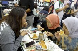 Cara Rasulullah Mengonsumsi Makanan yang Diragukan Kehalalannya