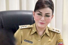 Bupati Cantik Minahasa Selatan Ikut Datang ke Istana Pakai Baju Putih