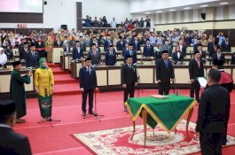 Lima Pimpinan Definitif DPRD Sulsel Resmi Dilantik
