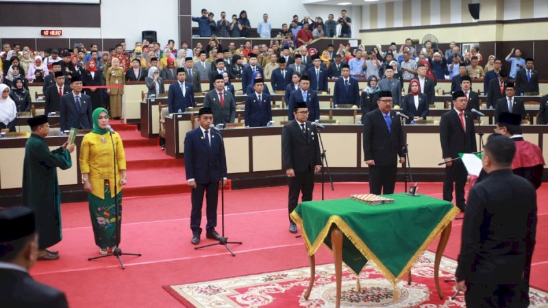 Lima Pimpinan Definitif DPRD Sulsel Resmi Dilantik