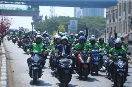 Dilantik Jadi Wakil Ketua DPRD Sulsel, Syahar Diantar Ratusan Ojol