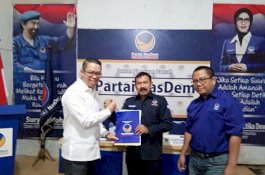 Muhammad Ismak Kembalikan Formulir Pendaftaran Cawalkot di Gerindra dan NasDem