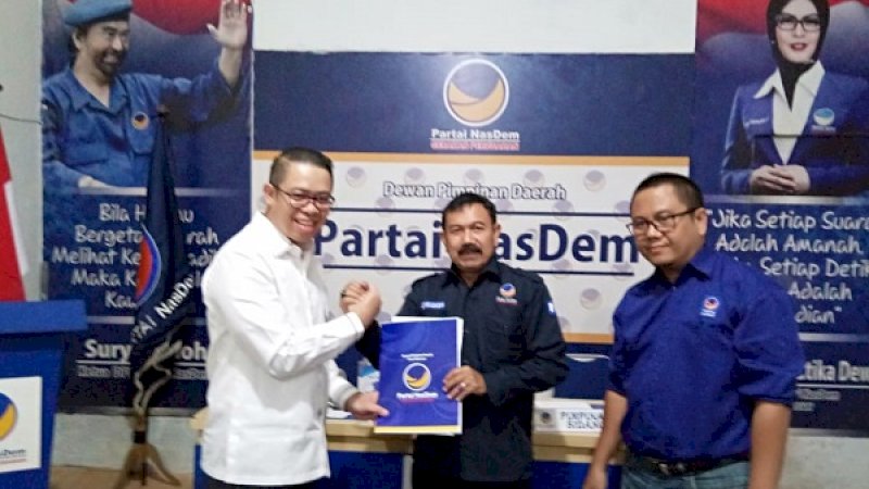 Bakal calon wali kota Makassar, Muhammad Ismak resmi mendaftarkan diri di DPD NasDem Kota Makassar, Senin (21/10/2019).
