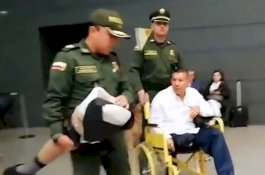 Sembunyikan 7 Kg Kokain di Kaki Palsunya, Calon Anggota Dewan Ditangkap di Bandara