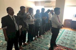 Langsung Cari Musala, SYL Jadi Imam Salat di Kantor Kementan